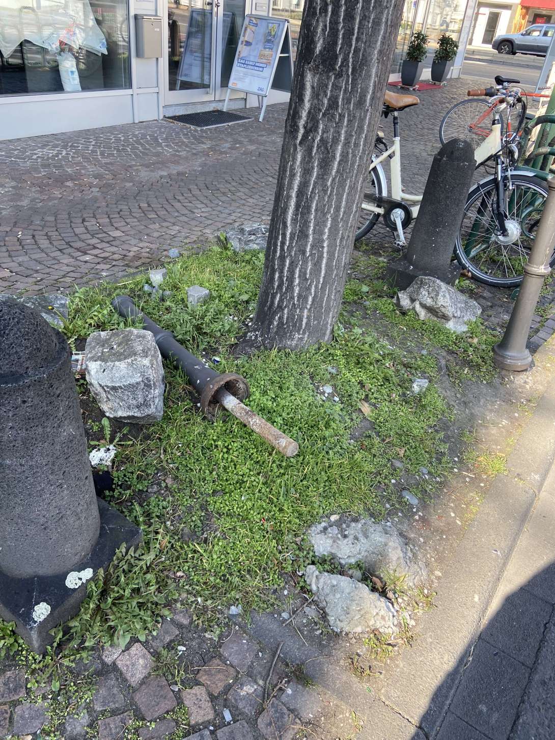 1876 2022 Poller Umgefahren Mängelmelder Bonn 